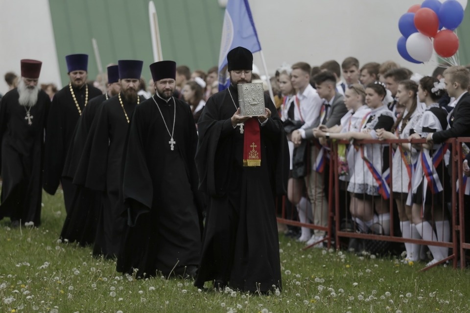 Последний звонок прозвенел для выпускников псковских школ