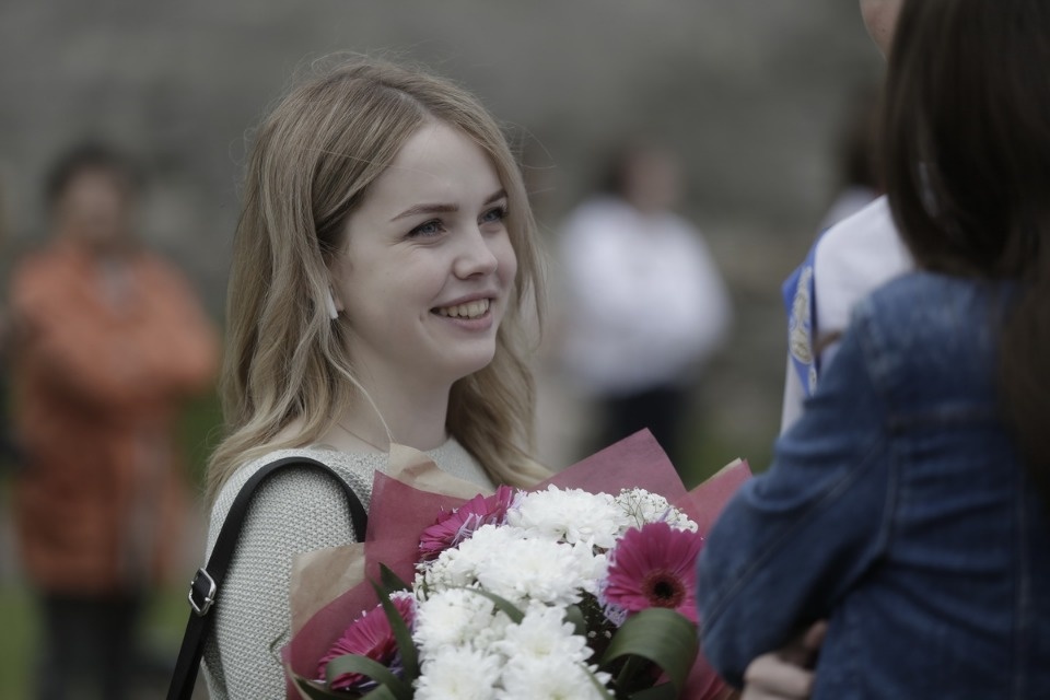 Последний звонок прозвенел для выпускников псковских школ