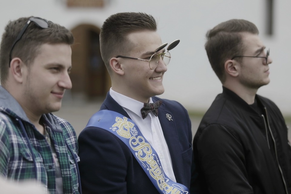 Последний звонок прозвенел для выпускников псковских школ