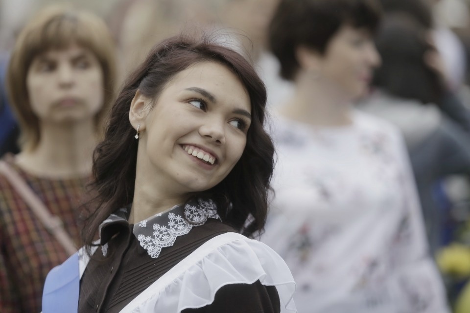 Последний звонок прозвенел для выпускников псковских школ