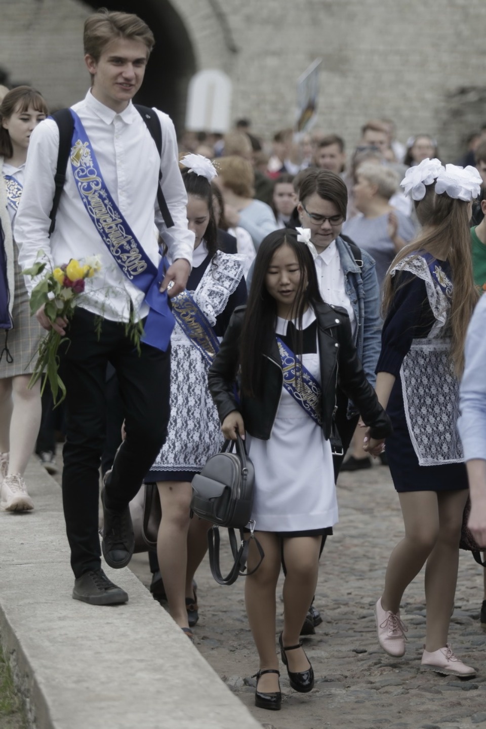 Последний звонок прозвенел для выпускников псковских школ