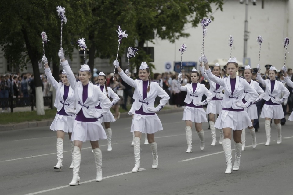 Последний звонок прозвенел для выпускников псковских школ