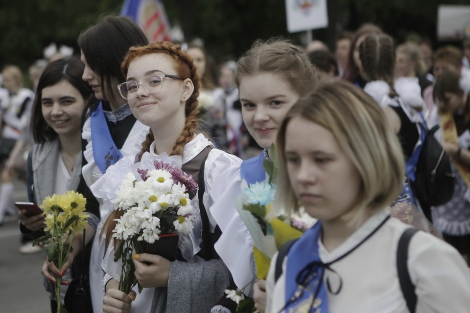 Последний звонок прозвенел для выпускников псковских школ