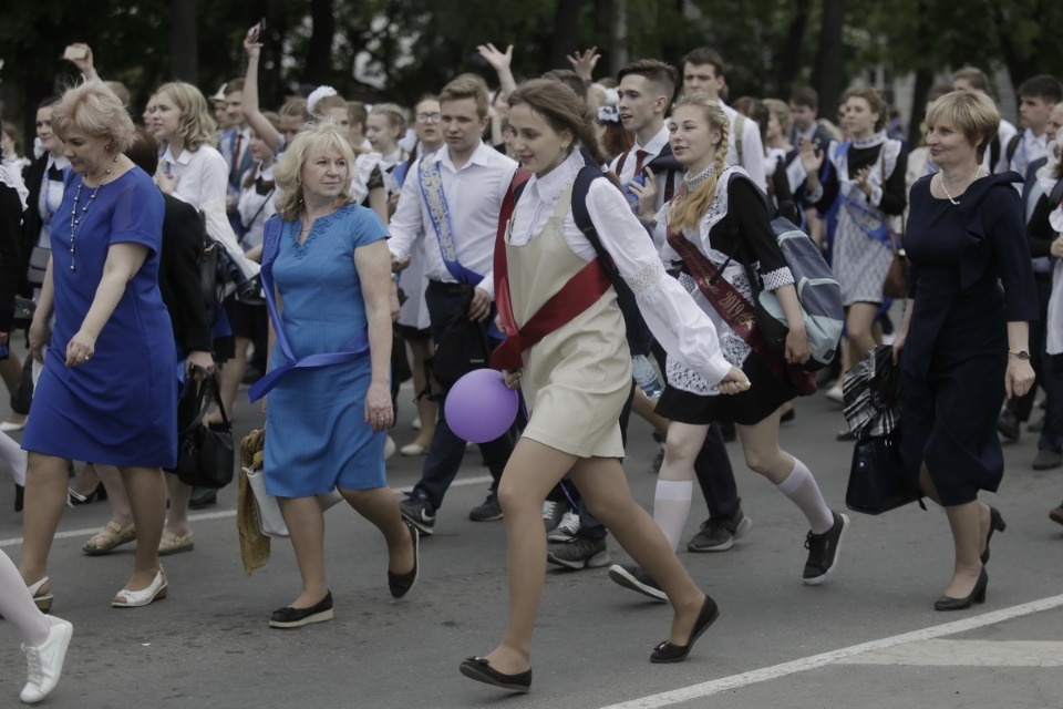 Последний звонок прозвенел для выпускников псковских школ