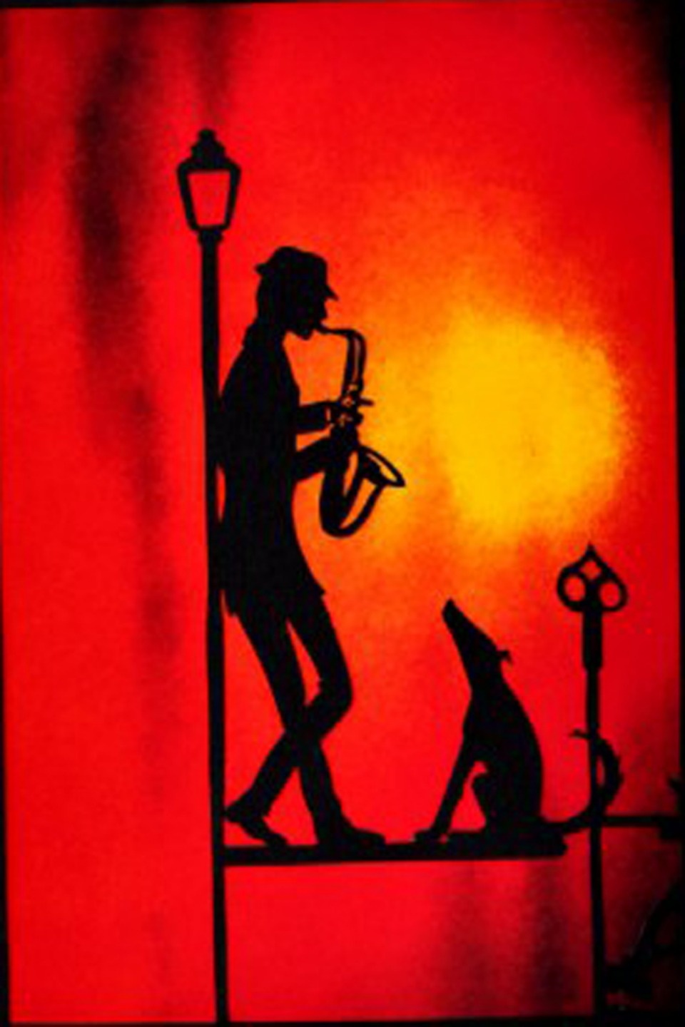 Псковский мастер резьбы по бумаге начал создавать цветные работы