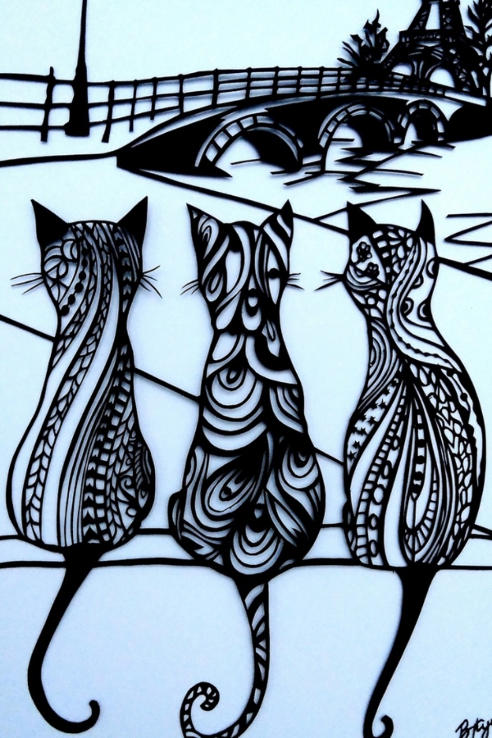 Псковский мастер резьбы по бумаге начал создавать цветные работы