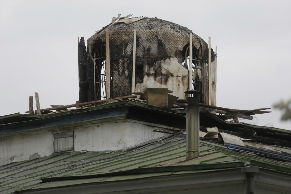 Молния уничтожила купол церкви в Камно