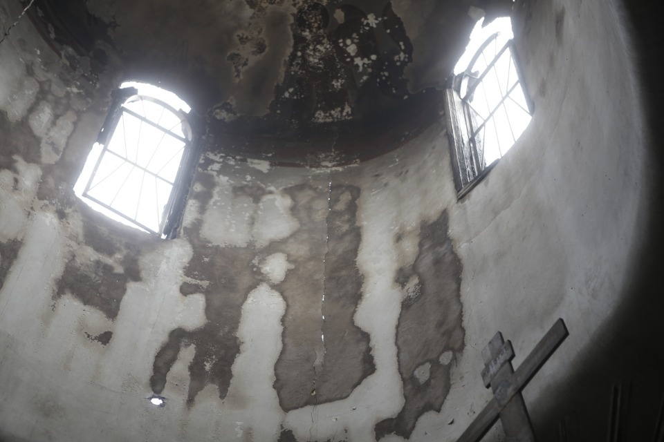 Молния уничтожила купол церкви в Камно