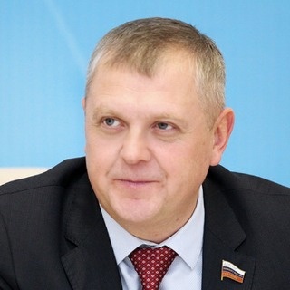 С отбитой попой