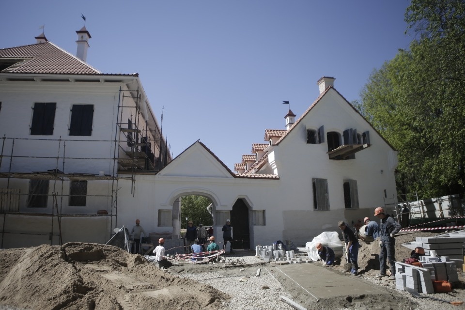 Собирали по кусочкам