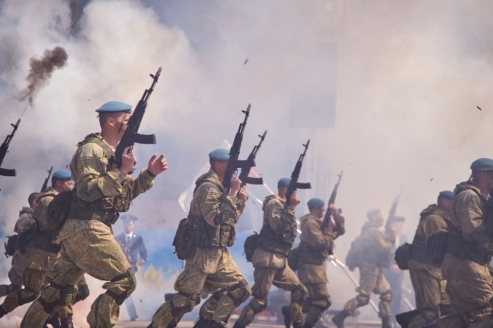 Псковичи отпраздновали 75-летие 334-го военно-транспортного Берлинского авиаполка Псковичи отпраздновали 75-летие 334-го военно-транспортного Берлинского авиаполка