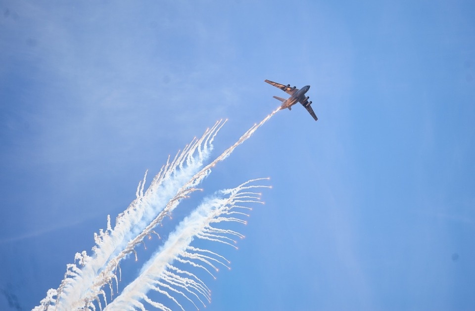 Псковичи отпраздновали 75-летие 334-го военно-транспортного Берлинского авиаполка Псковичи отпраздновали 75-летие 334-го военно-транспортного Берлинского авиаполка