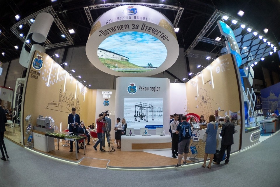 Псковичи участвуют в Петербургском международном экономическом форуме