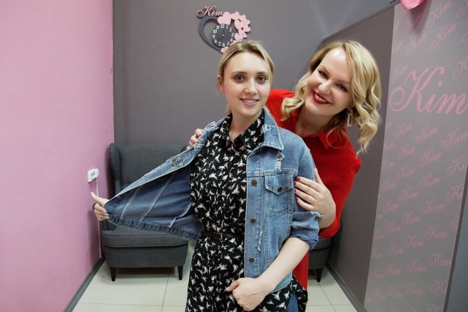 Елена Новичкова: Для создания динамичного образа мы выбрали ансамбль в бежевых тонах