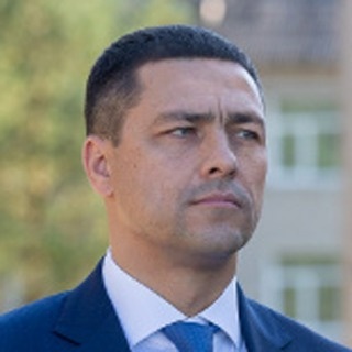 Только силами регионов проблему кадров в медицине не решить, считает Михаил Ведерников