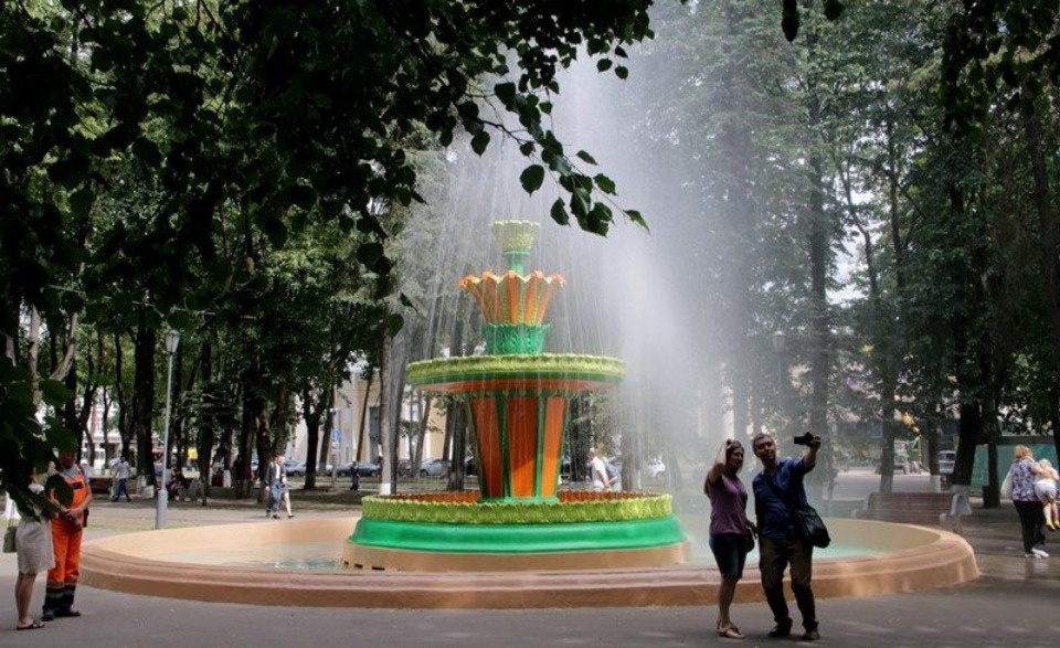 Депутат Сергей Фёдоров призвал бережно относиться к восстановленному фонтану в Пскове