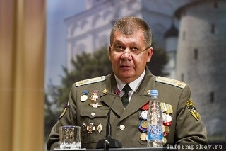 10 псковских спасателей отправились помогать в затопленную Иркутскую область 10 псковских спасателей отправились помогать в затопленную Иркутскую область