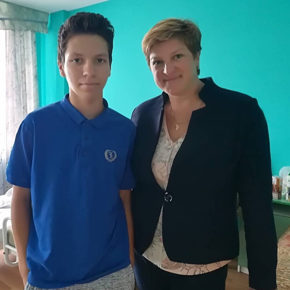 Наталия Соколова поздравила с днем рождения подростка, в которого стреляли на спортивной площадке