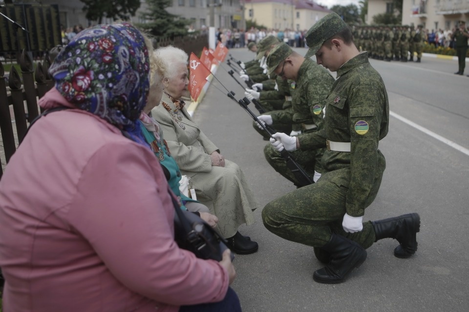 Жители Идрицы отмечают 75-летие освобождения поселка от фашистов