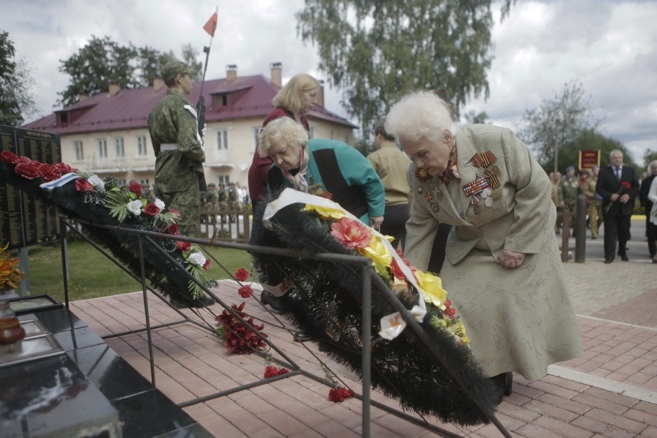 Жители Идрицы отмечают 75-летие освобождения поселка от фашистов