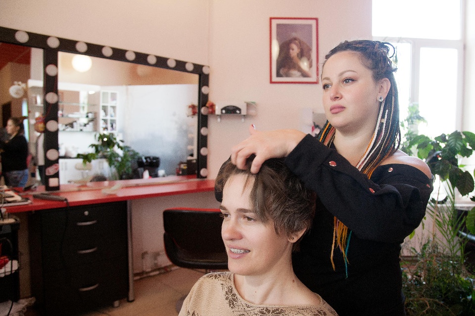 Екатерина Дементьева: Прическа подчеркивает индивидуальность и яркие глаза