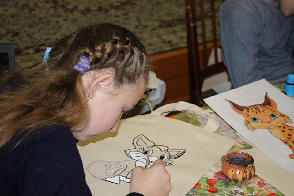 На мастер-класс по росписи эко-сумок приглашают псковичей в рамках фестиваля «РосянкаFest»