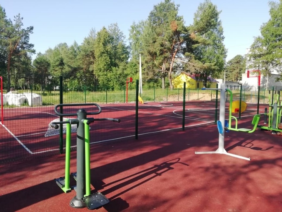 Спортплощадке в Черехе поправят забор, а рядом создадут велопарковку