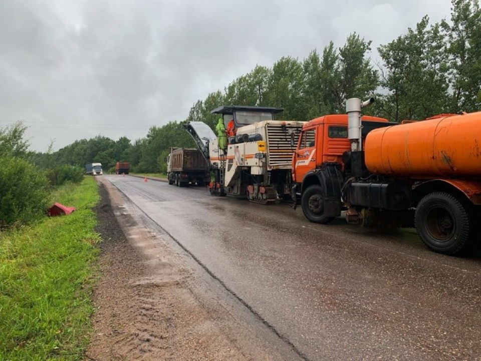 Начался ремонт автодороги Великие Луки – Усвяты стоимостью 90 миллионов рублей