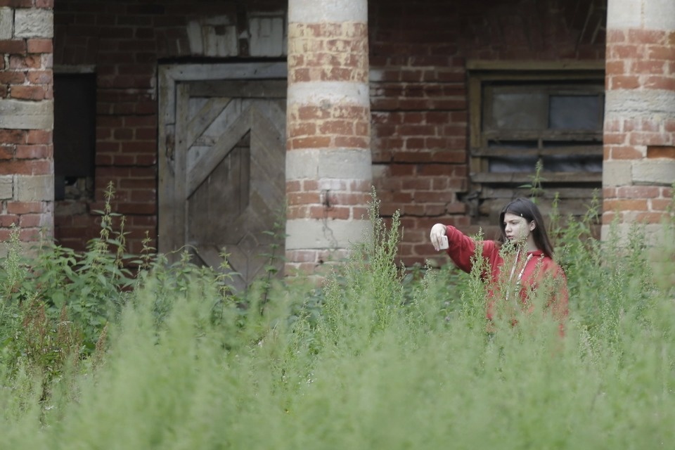 Волонтеры помогают сохранить усадьбу Волышово