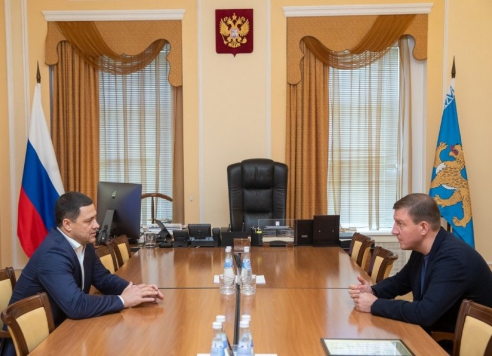Вопрос строительства бассейна в Великих Луках проработают Михаил Ведерников и Андрей Турчак