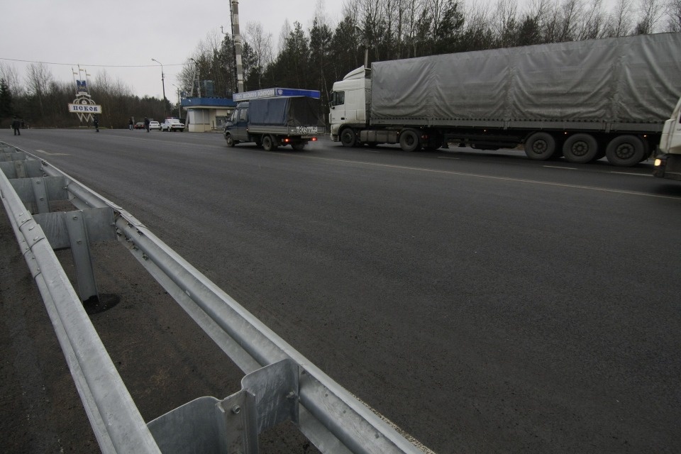 Список наиболее аварийных участков федеральных трасс составили для псковских водителей