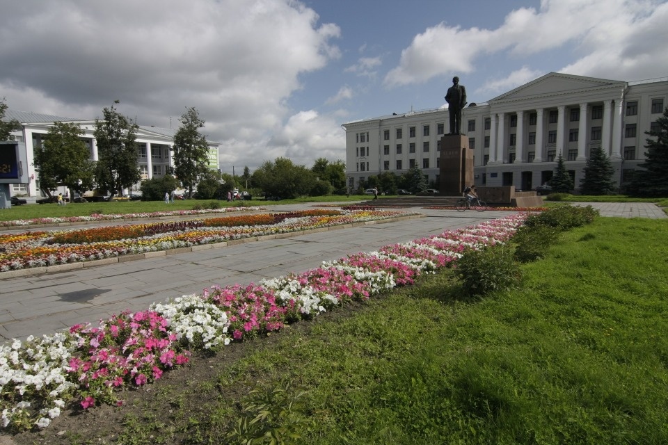 Коммунисты в Пскове намерены протестовать против сноса памятника Владимиру Ленину