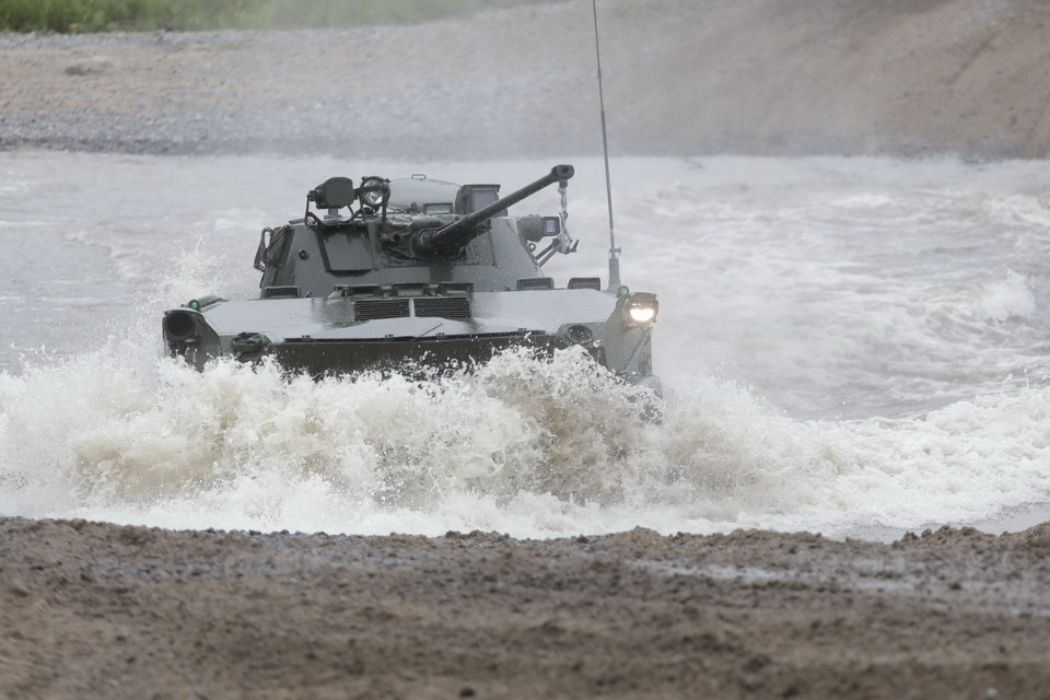 Десантники из семи стран вышли на гонки преследования