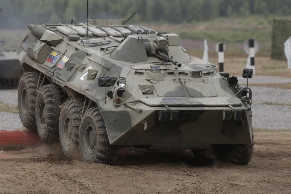 Десантники из семи стран вышли на гонки преследования