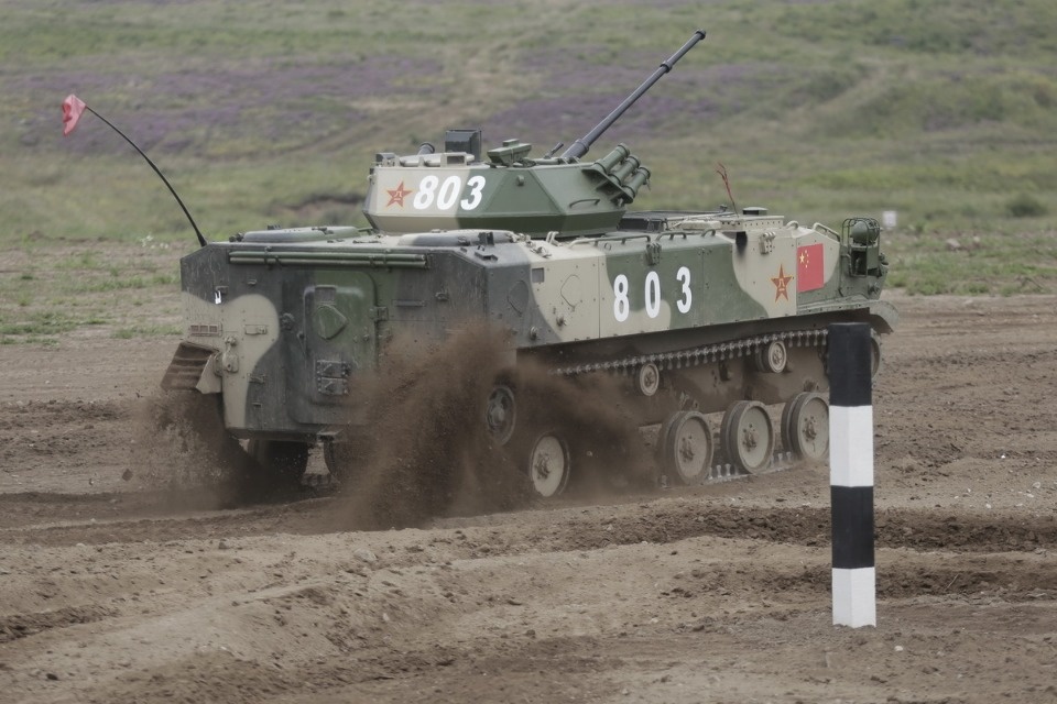 Десантники из семи стран вышли на гонки преследования