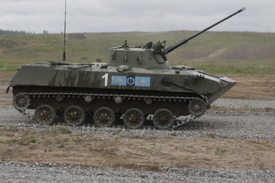 Десантники из семи стран вышли на гонки преследования