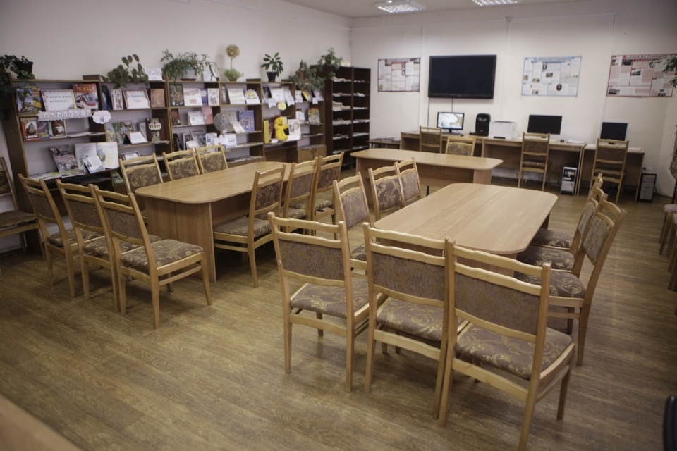 По библиотеке с QR-кодом