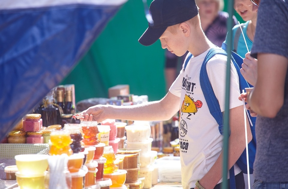 Каким запомнят нынешний «Медовый фестиваль» в Пскове Каким запомнят нынешний «Медовый фестиваль» в Пскове