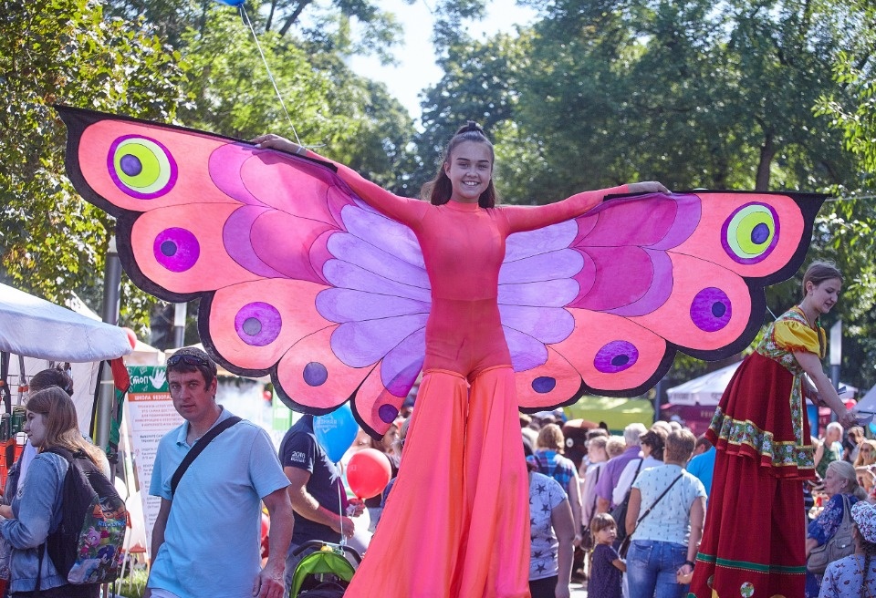 Каким запомнят нынешний «Медовый фестиваль» в Пскове Каким запомнят нынешний «Медовый фестиваль» в Пскове