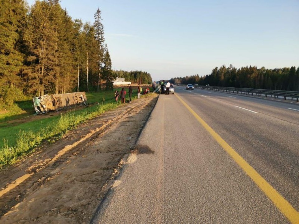 Перевернулся пассажирский автобус следовавший из Пскова в Москву, есть пострадавшие