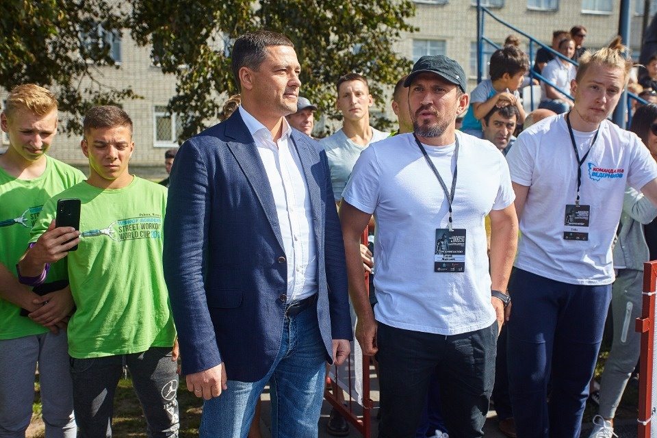 Воркаут объединил в Пскове атлетов со всего мира