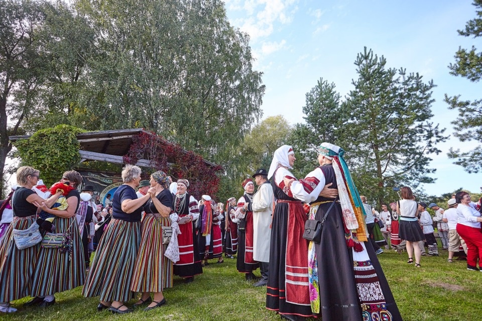 Представители народа сето собрались в Сигово на семейные встречи Представители народа сето собрались в Сигово на семейные встречи