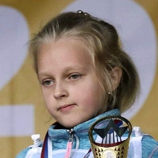 Приставку подарю дедушке