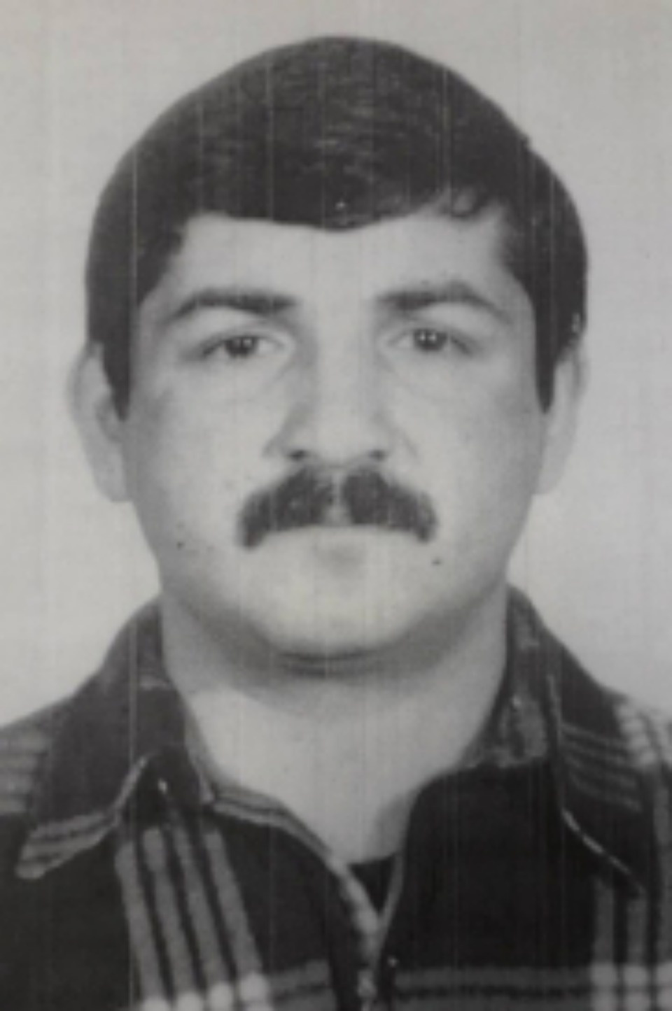 Пензенские следователи попросили псковичей помочь найти Меликова Рашадана (ФОТО) Пензенские следователи попросили псковичей помочь найти Меликова Рашадана (ФОТО)