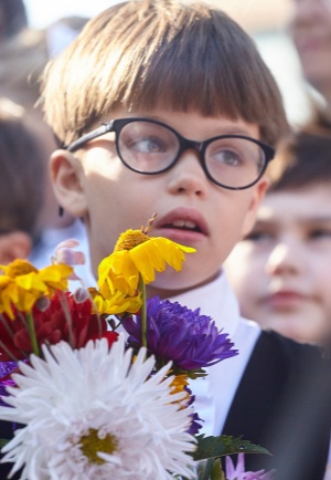 За партой и на обложке