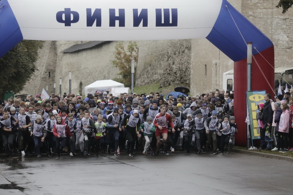 В Пскове пробежали «Кросс наций»