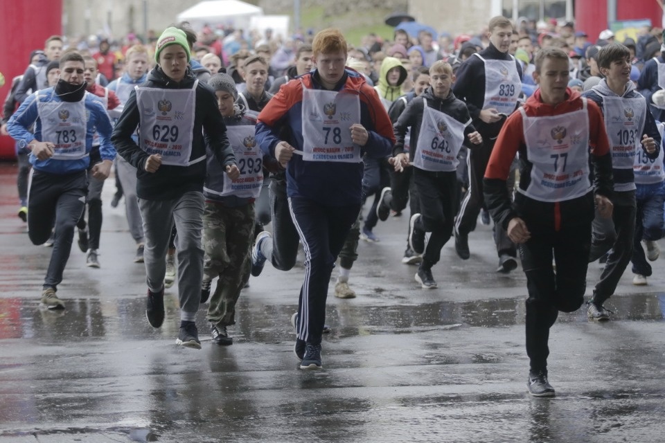 В Пскове пробежали «Кросс наций»