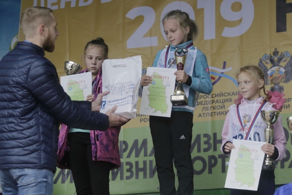 В Пскове пробежали «Кросс наций»