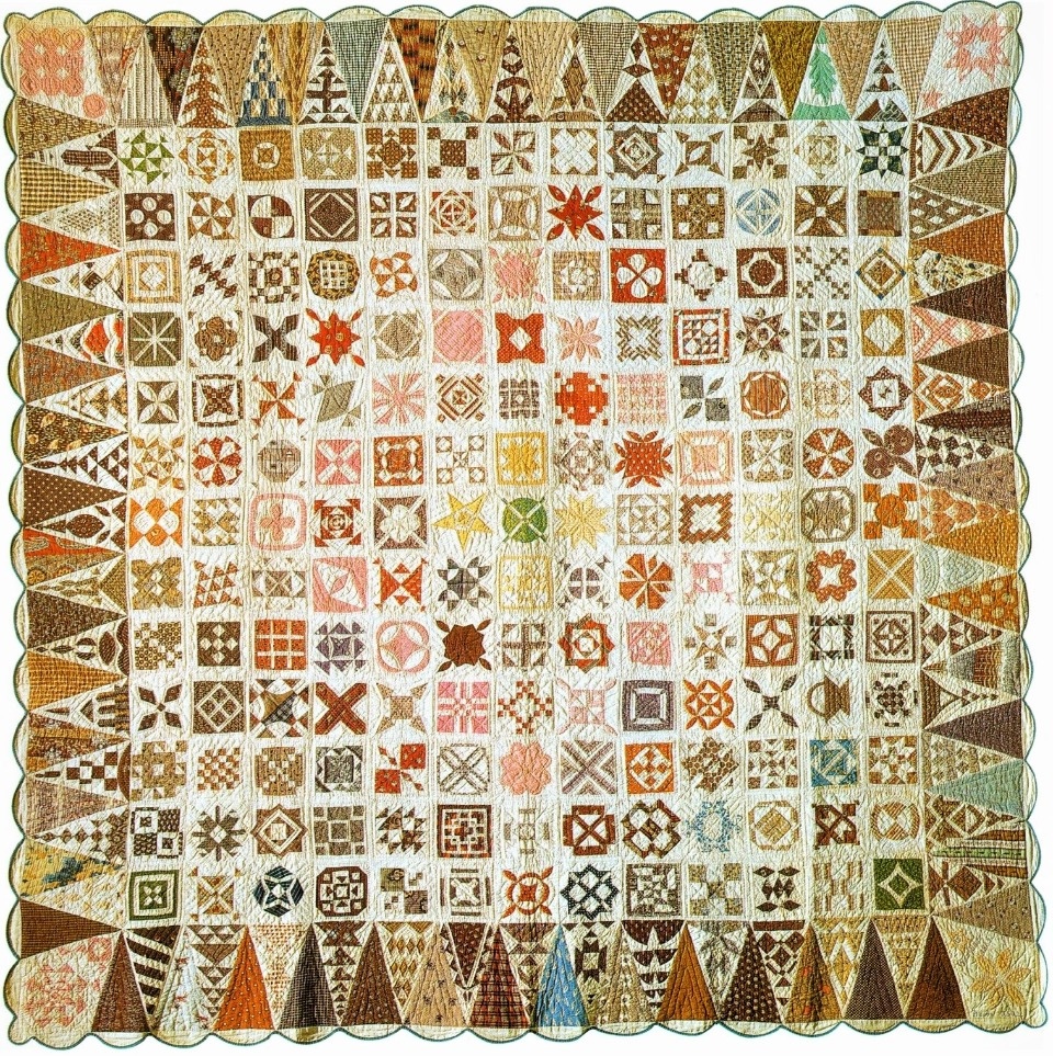 В Псков привезли лоскутное одеяло, сшитое вручную мастерицами из 30 городов России