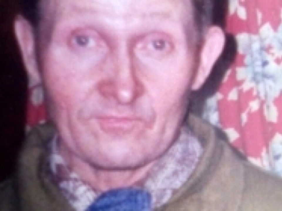 Пенсионера, страдающего потерей памяти, разыскивают в Псковском районе (ФОТО)